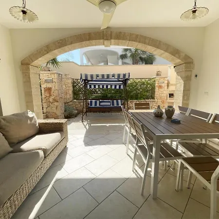 Casa Azzurra Vicino La - Blevevacanze Pescoluse Apartment